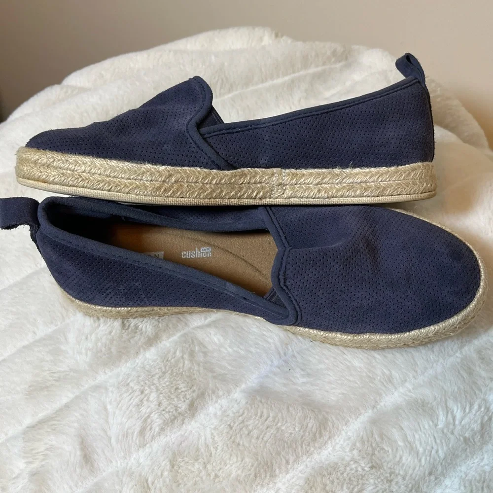 Clarks 8M Suede Dark Blue Espadrille Perforated Comfy Fall Teacher Work Shoes